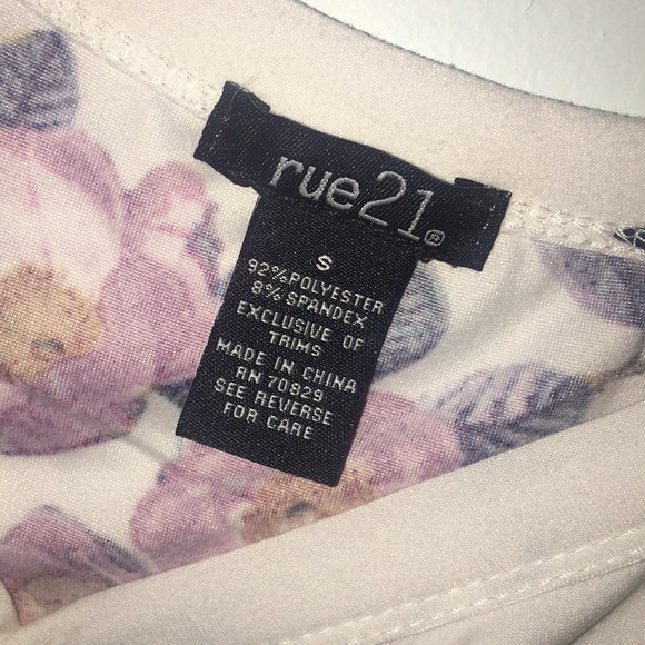 Tank top with flowers - Picture 2 of 2